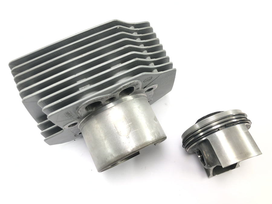 Moto Guzzi V11 Sport [1999] - cylinder med stempel til højre