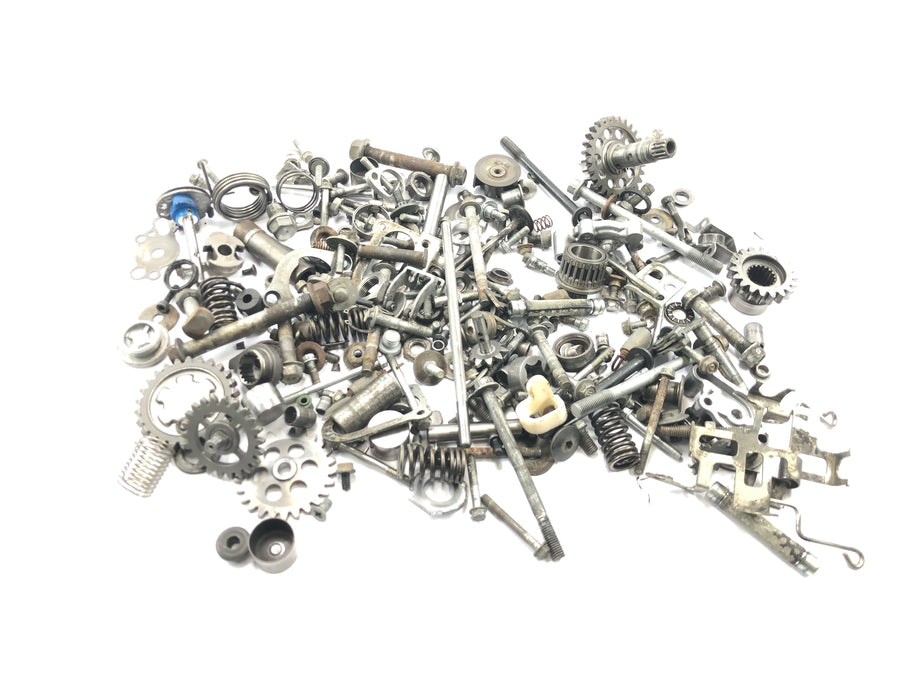 Suzuki RM Z 250 RJ41A [2007] - resterende dele og skruer blandet masse små dele