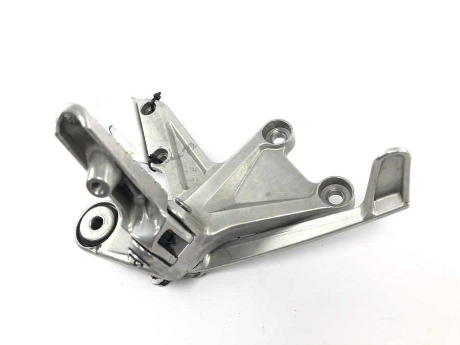 Honda CBR 1000 RR SC59 [2008] - Højre fodstøttesystem med bremsepedal, førerfodstøtte, fodstøtte