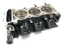 Triumph Speed Triple 1050 515NJ [2007] - cylinderhovedventilhus motorblok-4