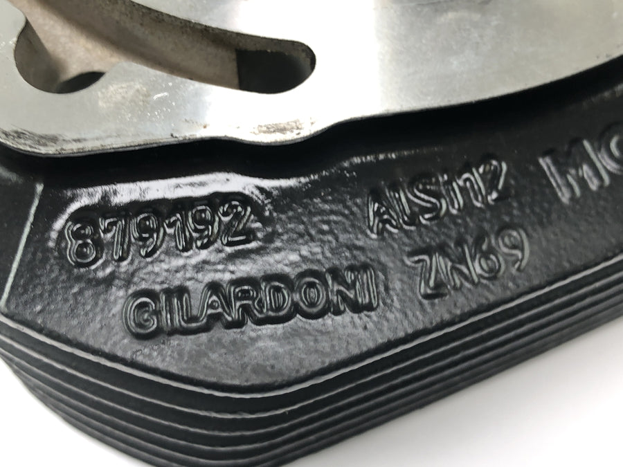 Moto Guzzi Stelvio 1200 8V [2016] - cylinder med stempel til venstre
