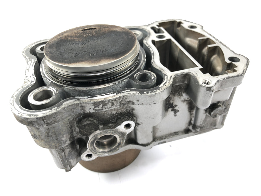 Honda XRV 750 Africa Twin RD04 [1990] - cylinder med stempel foran
