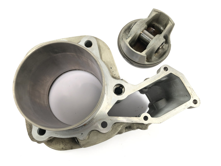 BMW R 1100 RT 259 [1999] - cylinder med stempel til venstre