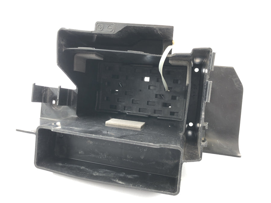 Suzuki VZ 1500 WVCU [2011] - Batteriboksholder batterihus