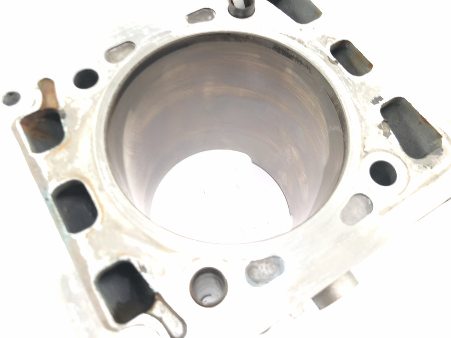 Ducati ST3 S3 [2004] - Cylinder med bageste stempel