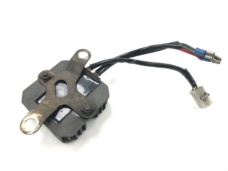 Honda FT 500 PC07 [1983] - Spændingsregulator ensretter regulator laderegulator