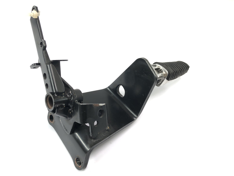 Suzuki VZ 1500 WVCU [2011] - Førerfodstøtte højre Førerfodstøtte med holder