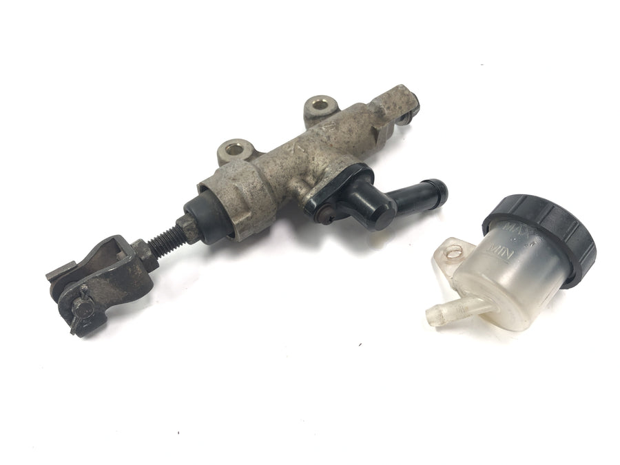 Honda NX 650 RD08 [1995] - Hovedbremsecylinderbremsepumpebremsestempler bagpå