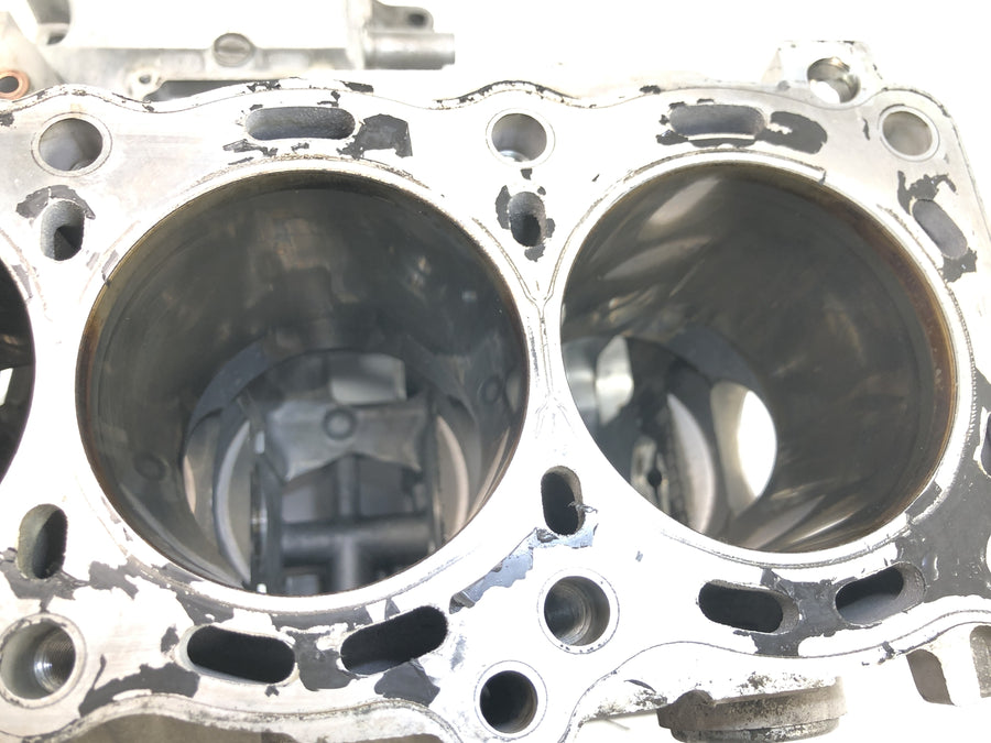 Suzuki GSX R 1000 WVB6 K6 [2006] - Motorblok krumtaphus cylinderhus med stempel
