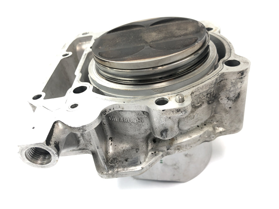 Aprilia RSV 1000 RP Mille [2001] - Cylinder med bageste stempel