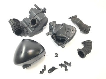 Suzuki VZ 1500 WVCU [2011] - Luftfilterboks luftkasse luftfilterhus indsugningsboks