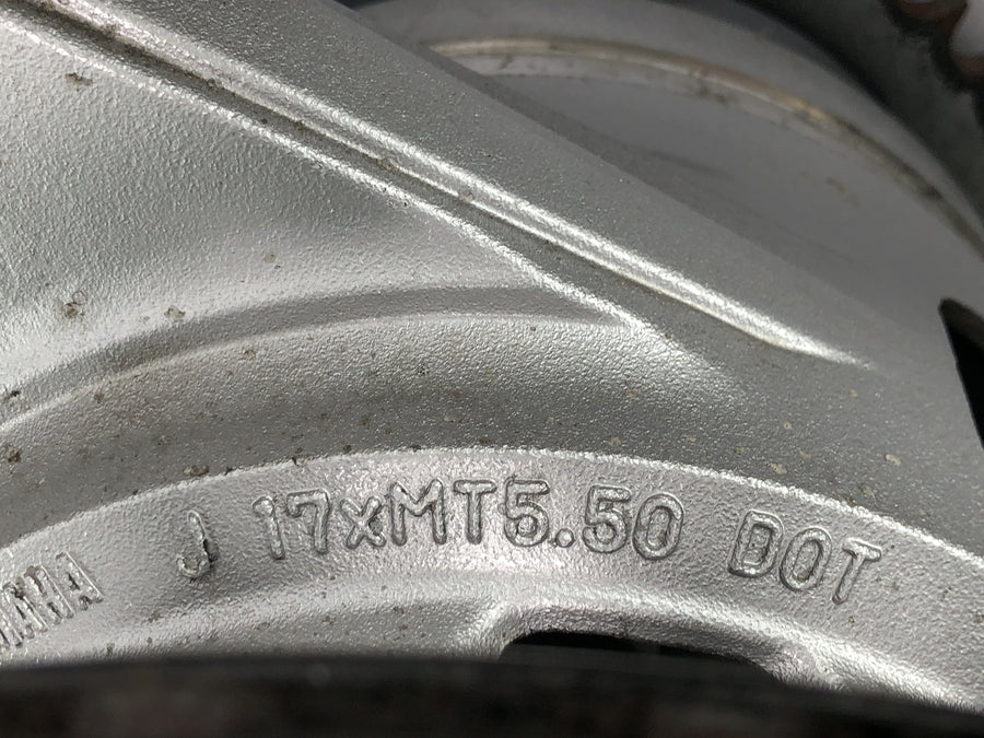 Yamaha GTS 1000 4FV [1997] - Baghjulsfælg med bremseskive og tandhjul