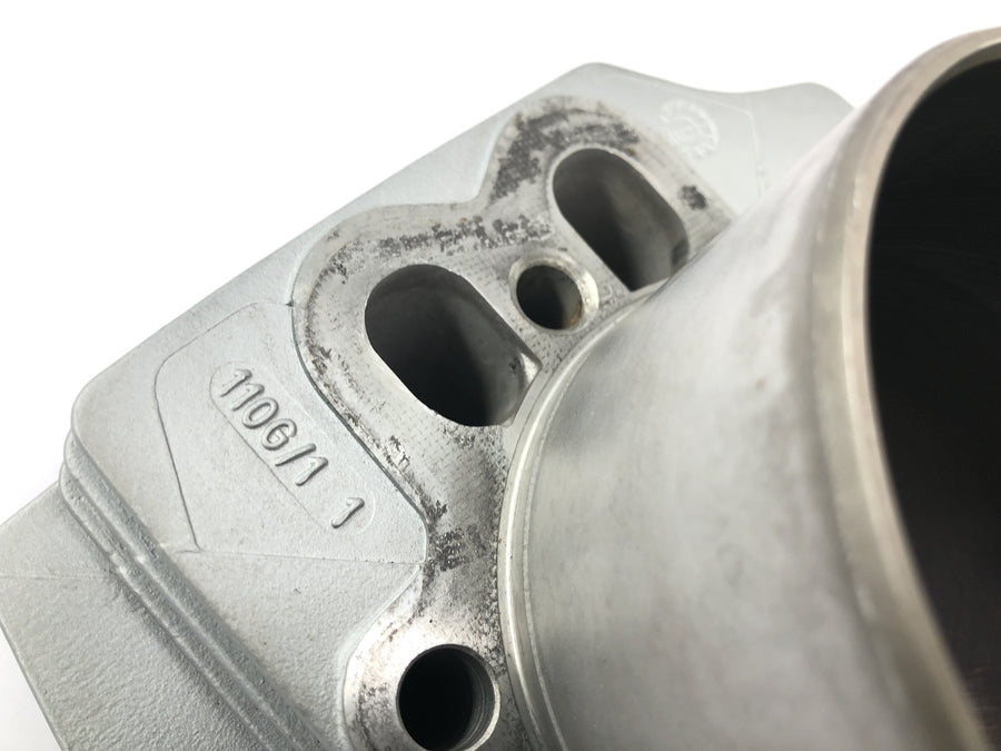Moto Guzzi V11 Sport [1999] - cylinder med stempel til højre