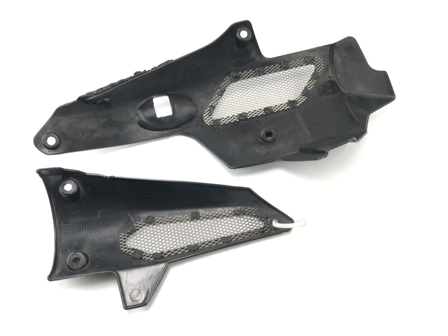 Moto Guzzi Stelvio 1200 4V [2009] - Beklædning Ventilation Grill Side Parts Luftramme til højre og venstre