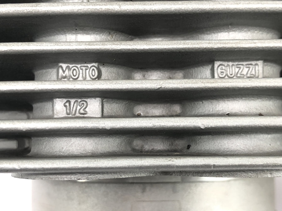 Moto Guzzi V11 Sport [1999] - cylinder med stempel til venstre