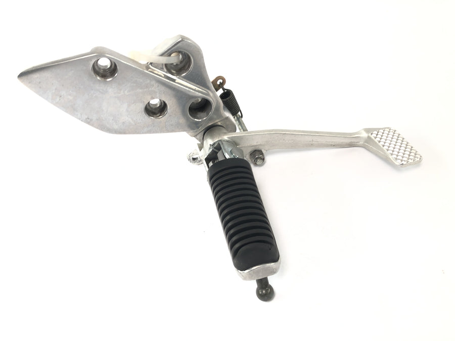 Yamaha XJR 1300 RP06 [2002] - Højre fodstøttesystem med bremsepedal