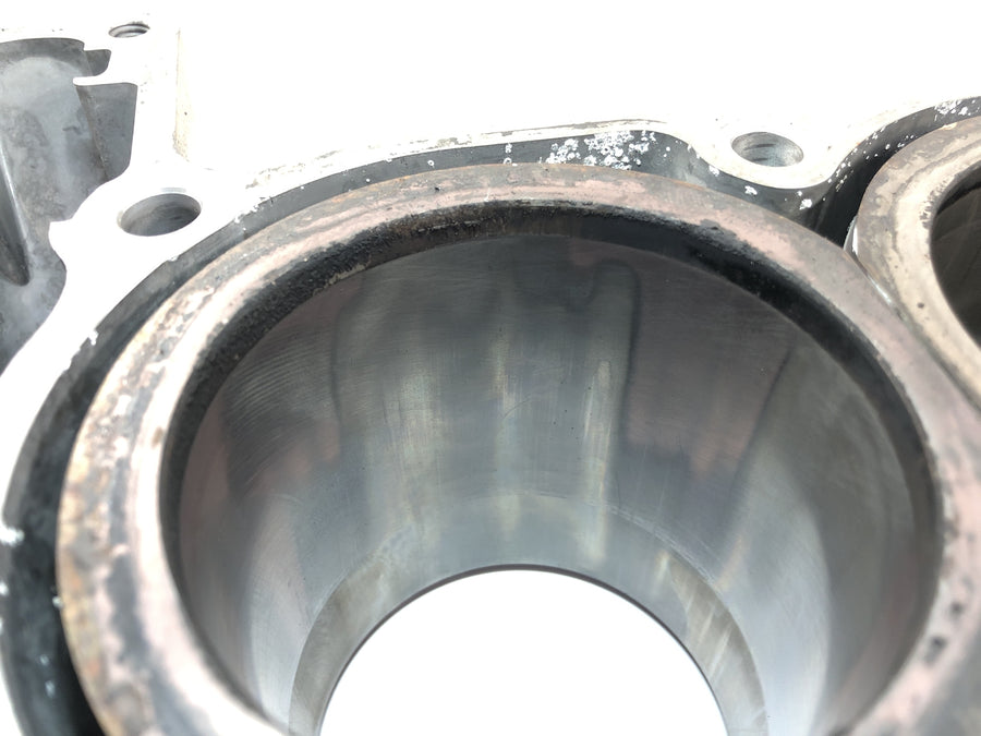 Honda CBR 1000 F SC24 [1991] - Cylinder med stempler