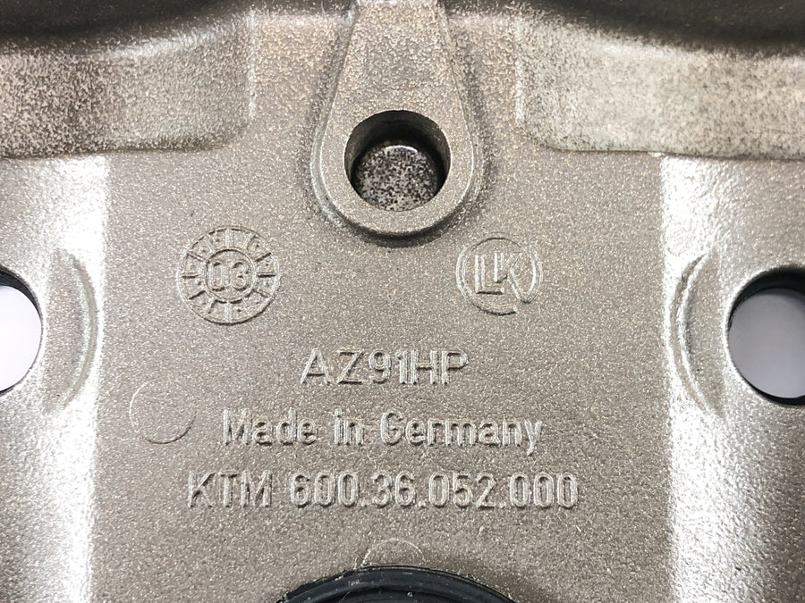 KTM 950 Adventure LC8 [2004] - bagventildæksel cylinderhoveddæksel magnesium motordæksel