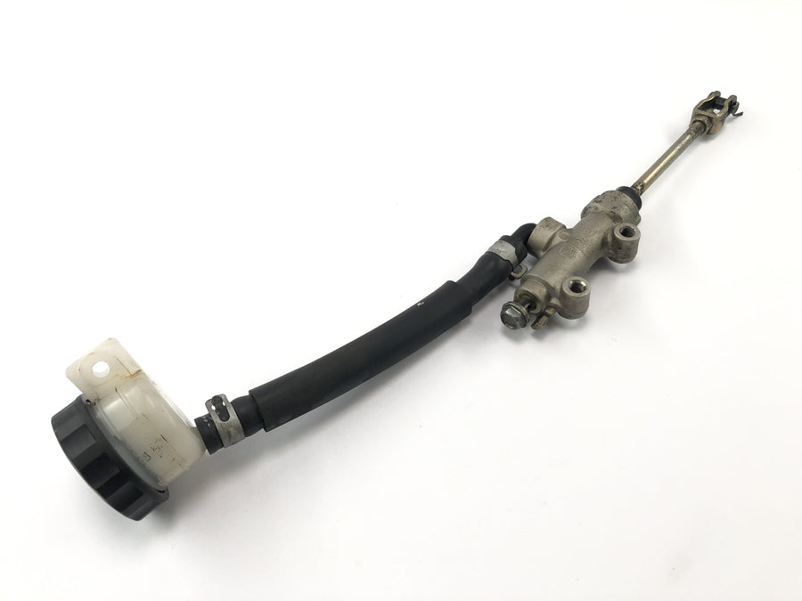 Kawasaki GPZ 1100 ZXT10E [1997] - Hovedbremsecylinder ved bagerste fodbremsecylinder