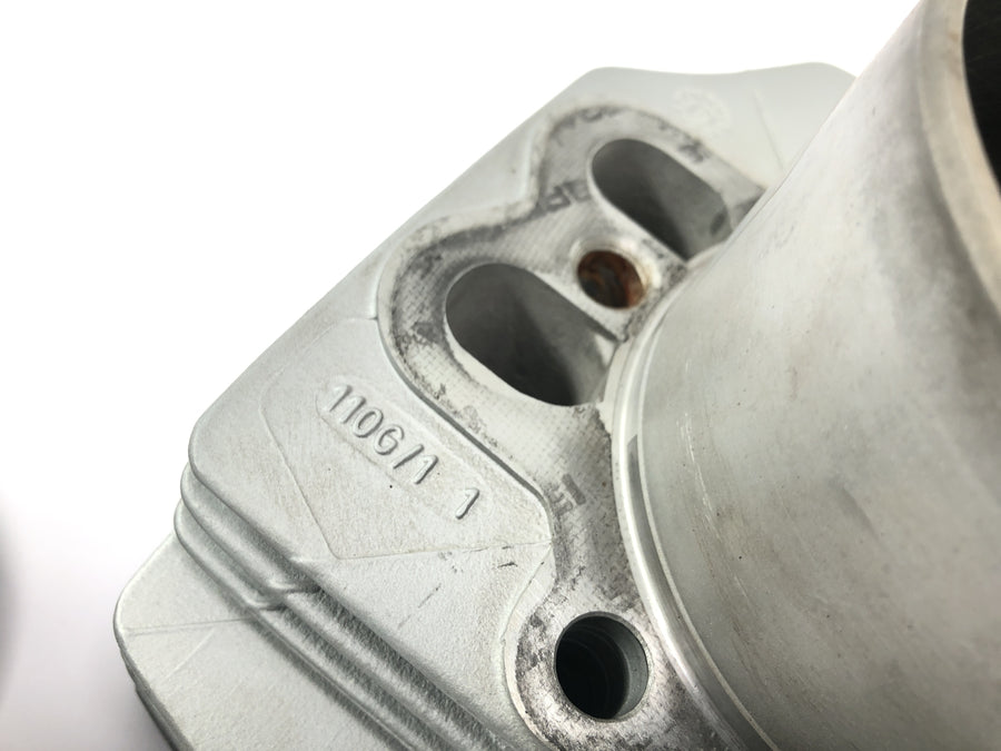Moto Guzzi V11 Sport [1999] - cylinder med stempel til venstre