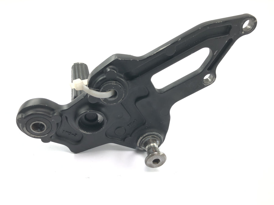 Yamaha MT07 RM04 [2014] - Førerfodstøtte med holder på højre fodstøtte