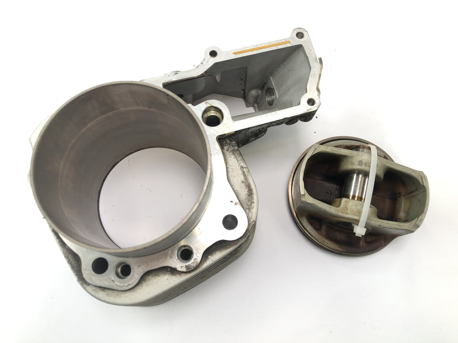 BMW R 1150 GS R21 [2002] - cylinder med stempel til højre