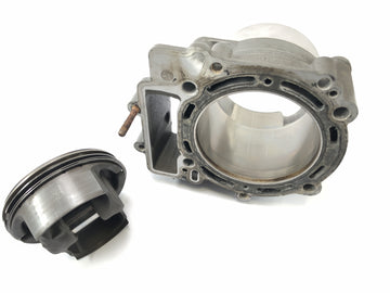 KTM 950 SM LC8 [2008] - Cylinder med stempler i ryggen - 0