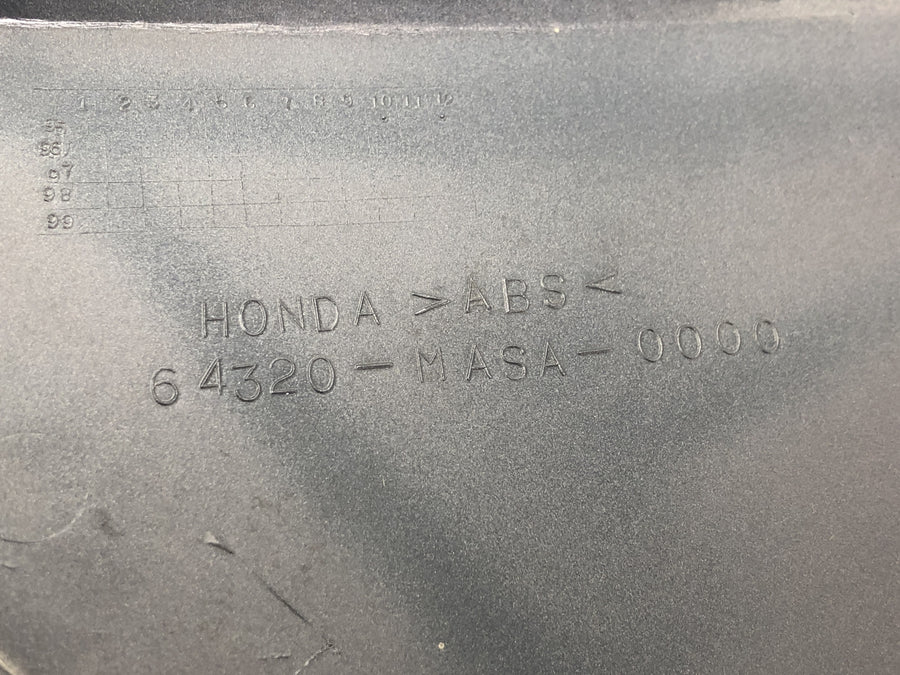 Honda CBR 900 RR Fireblade SC33 [2000] - Sidebeklædning front center højre vedligeholdelsesdæksel kåbe