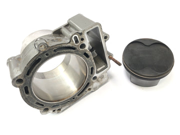 KTM 950 SM LC8 [2008] - Cylinder med stempler i ryggen