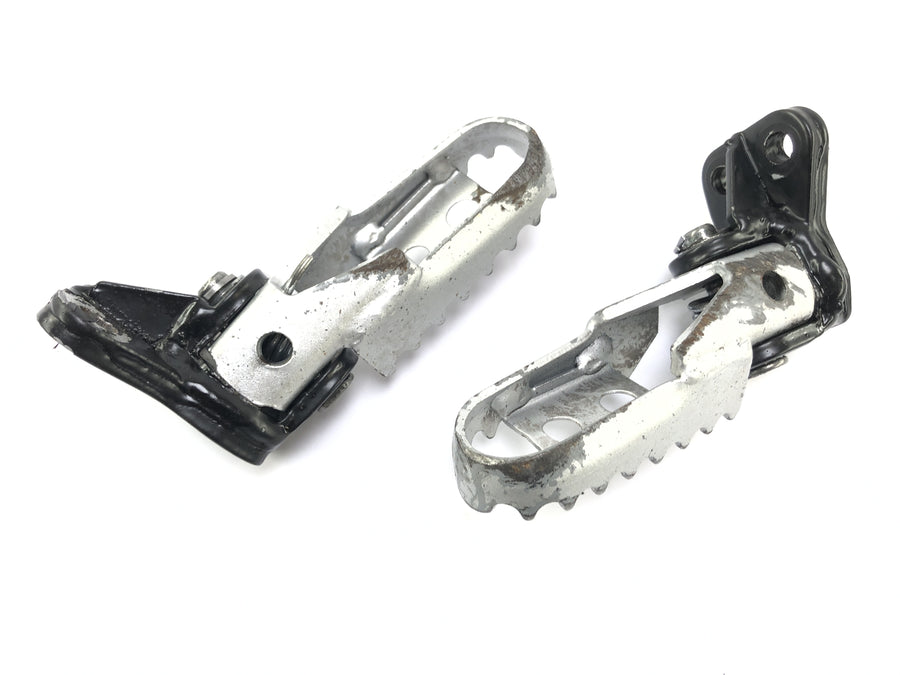 Husqvarna SM 630 A4 [2010] - Driver's Footrest -fodstøtter til venstre og højre sæt