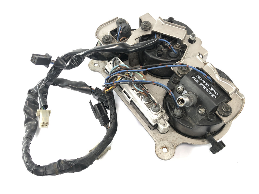 Triumph Daytona 900 T300 [1996] - Fittings Speedometer Omdrejningstæller Instrumenter Instrumentklynge