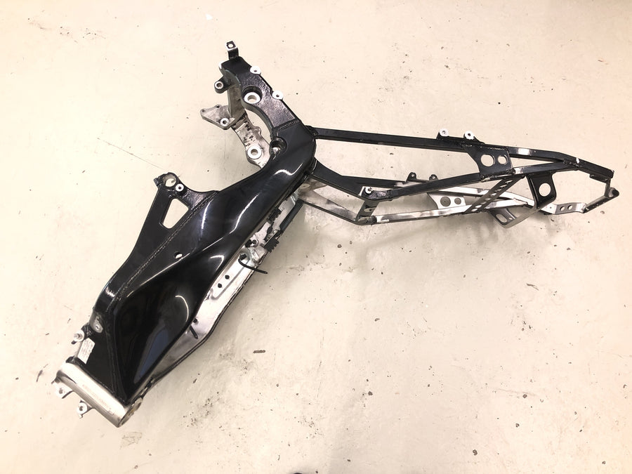 Yamaha YZF R1 RN04 [2001] - Ramme hovedramme chassis med papirer