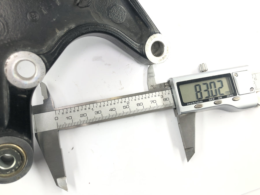 Triumph Daytona 900 T300D [1996] - Bremseankerplade til bagbremsecaliper montering
