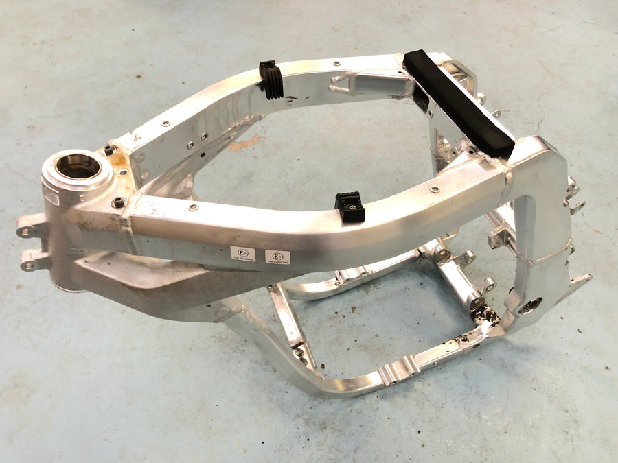Suzuki GSX -R 1100 W GU75 C [1993] - Frame uden papirer