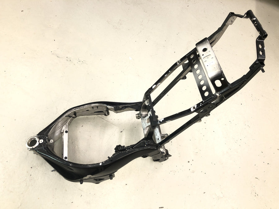 Yamaha YZF R1 RN04 [2001] - Ramme hovedramme chassis med papirer