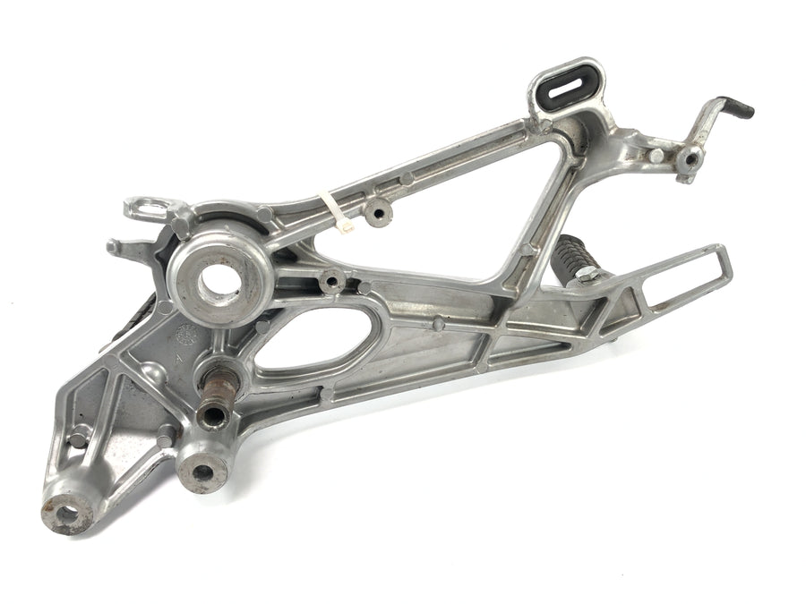 Honda SLR 650 RD09 [1997] - Fodstøttesystem på højre fodstøttebeslag