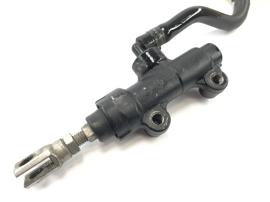 Triumph Street Triple R 675 D67LD [2010] - Hovedbremsecylinder ved bagsiden af ​​bremsepumpens bremsesystem