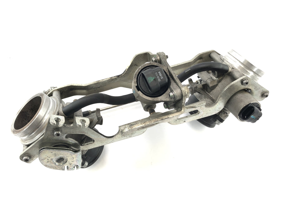 Moto Guzzi Stelvio 1200 4V [2009] - Gassventilinjektionssystem med stænger