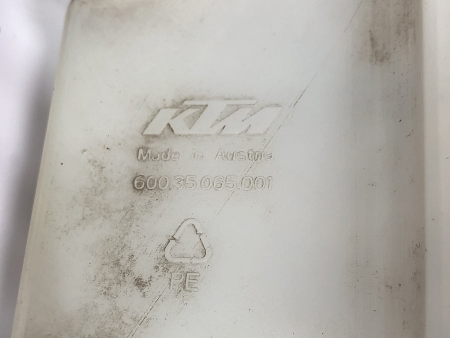 KTM 950 Adventure LC8 [2004] - Kølevæskeekspansionsbeholder