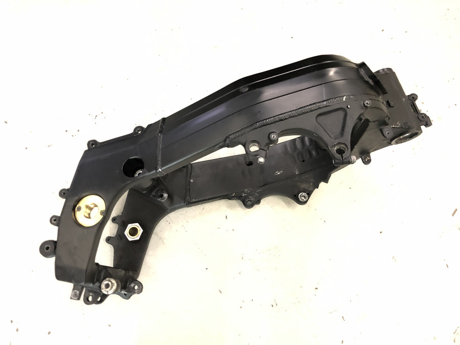 Suzuki GSX R 1000 WVBZ K3 [2003] - Ramme med hovedramme af papir