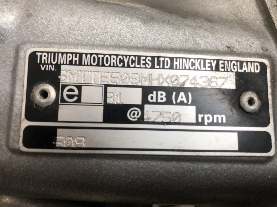 Triumph Speed ​​Triple 955i [1999] - Frame med papirer