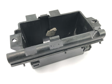Yamaha XV 1600 Wild Star VP08 [2002] - Batteriboks batteriholder batterirum - 0