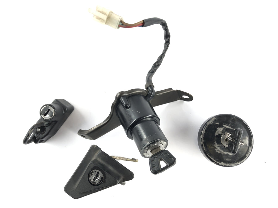 Yamaha V Max 1200 2we [1996] - Låsesmedfyldning af låsestank Lock Helmschloss