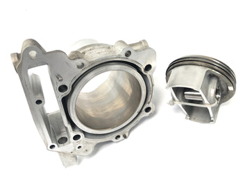 Aprilia RSV 1000 RP Mille [2001] - cylinder med stempel foran - 0