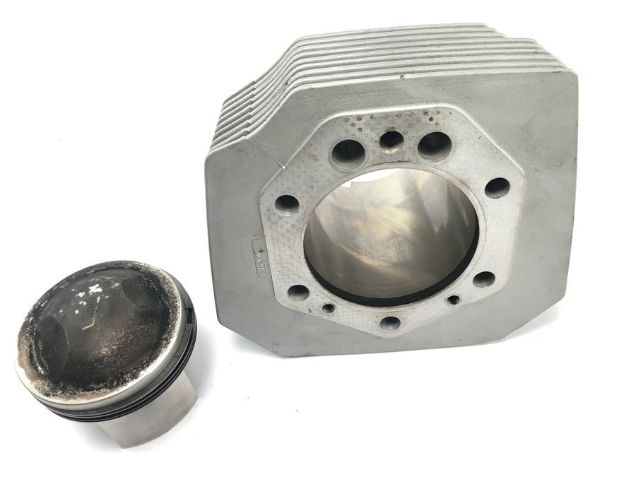 Moto Guzzi V11 Sport [1999] - cylinder med stempel til venstre