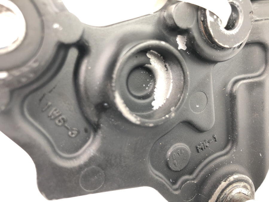 Yamaha MT07 RM04 [2014] - Førerfodstøtte med holder på højre fodstøtte