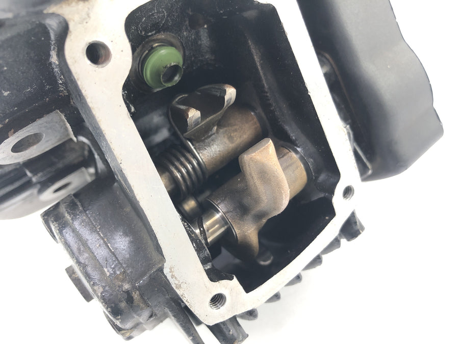 Ducati 900 SS [1991] - Cylinderhoved, der står med vippet