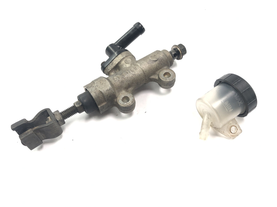 Honda NX 650 RD08 [1995] - Hovedbremsecylinderbremsepumpebremsestempler bagpå
