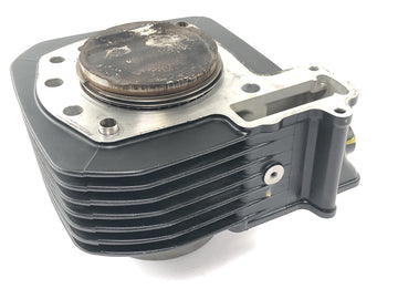 Moto Guzzi Stelvio 1200 8V [2016] - cylinder med stempel til venstre