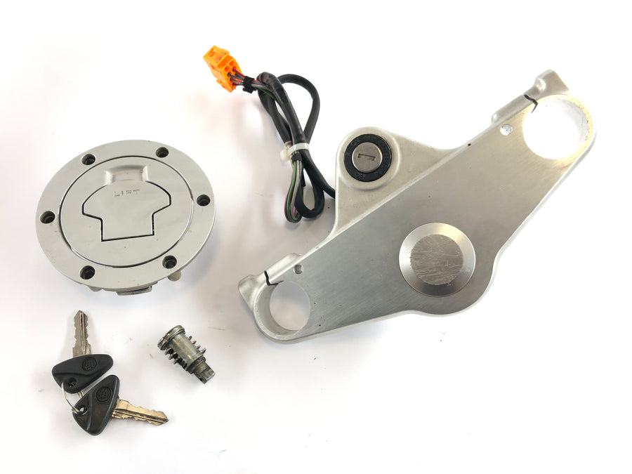 BMW K 1200 RS [2002] - Village Lock Tank Lock With Fork Bridge ovenfor